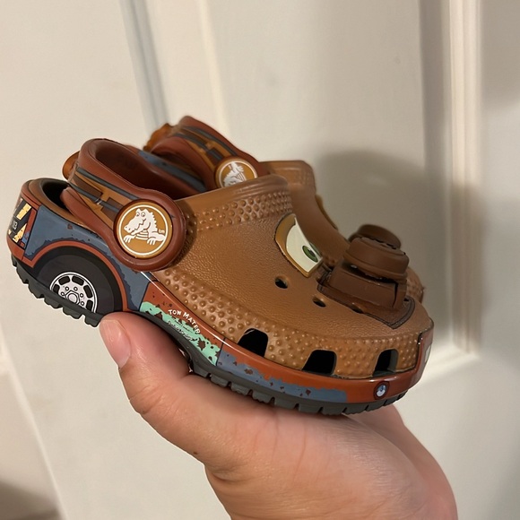 Tow Mater Crocs - Picture 2 of 5